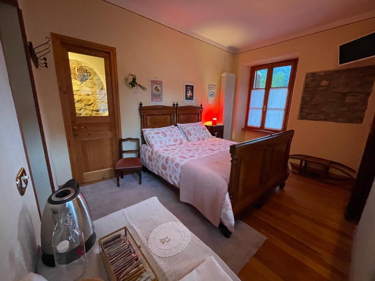 Dimora Fiorita Junior My Holiday Home Varallo Exterior photo